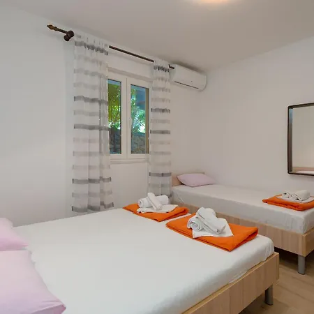 Apartments Villa Daniela Novalja Exterior photo